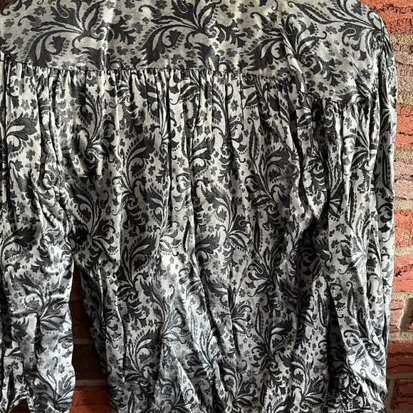 Laura and Jane, Vintage, Gray Pattern Shirt - Picture 3 of 3